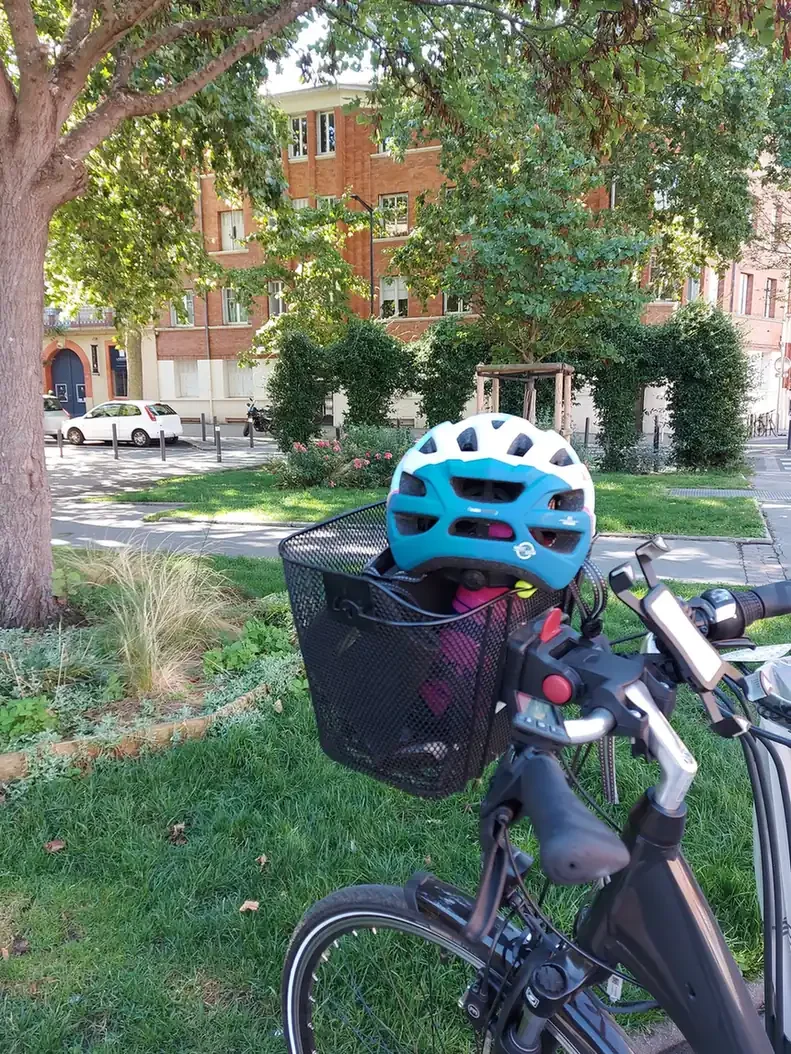 Une pause à l'ombre, place Saint Aubin avant de prendre la direction du canal. 